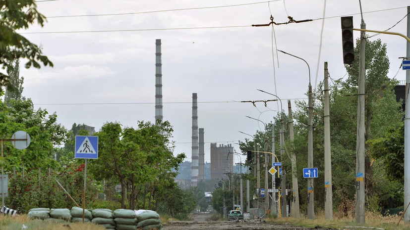 РИА Новости: трое мирных жителей смогли выйти с территории завода «Азот» в Северодонецке