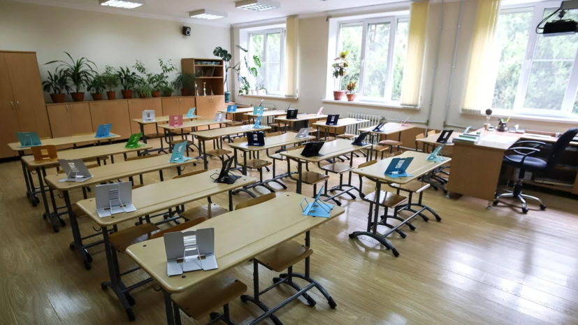 Кравцов: перенос учебного года на граничащих с Украиной территориях не обсуждается