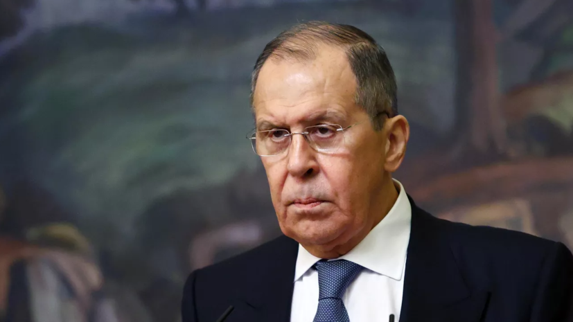 Лавров назвал проявлением шизофрении заявления Запада по переговорам России и Украины