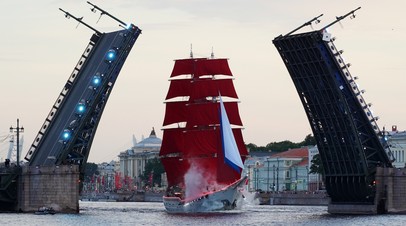 В Петербурге закрывают движение для маломерных судов из-за Алых парусов