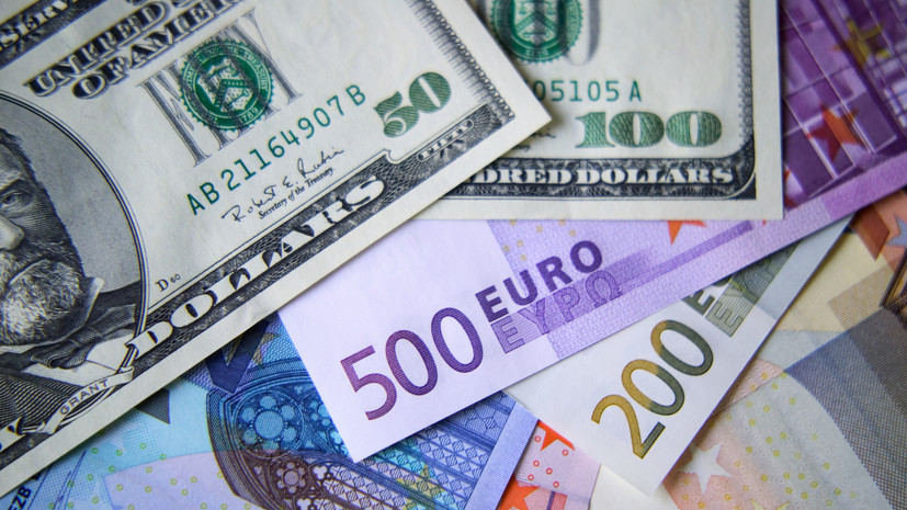 В ожидании решений: как могут измениться курсы доллара и евро в июле