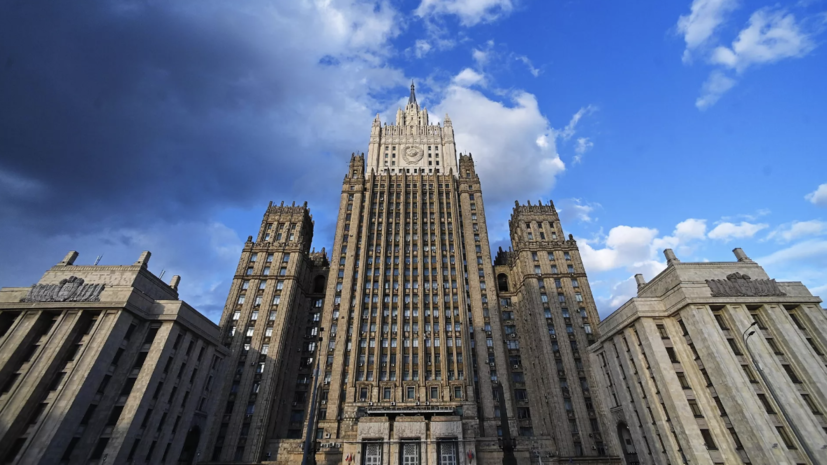 «Будет при необходимости докладываться президенту»: Песков заявил о рассмотрении МИД РФ ситуации с посольством в Софии