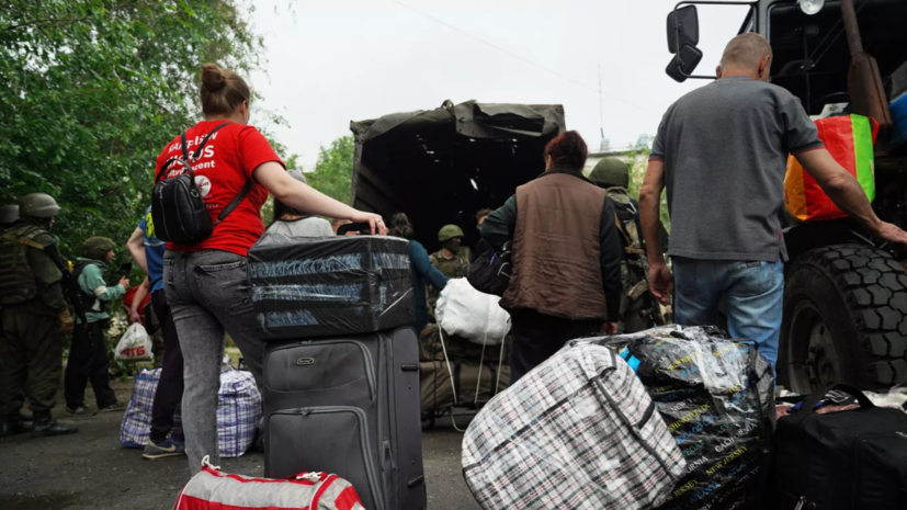 Минобороны: более 22 тысяч человек эвакуированы в Россию из ЛНР, ДНР и с Украины