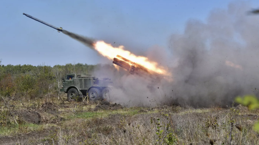 ВСУ выпустили четыре снаряда из «Урагана» по Светлодарску в ДНР