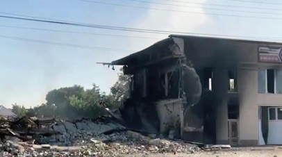 В результате обстрелов Новой Каховки повреждены 65 домов и три завода