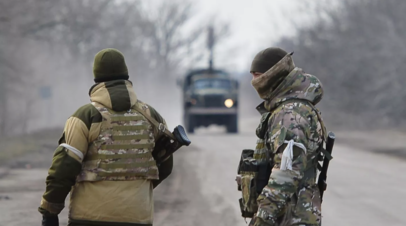 Военные ДНР захватили в качестве трофеев стрелковое оружие натовского образца