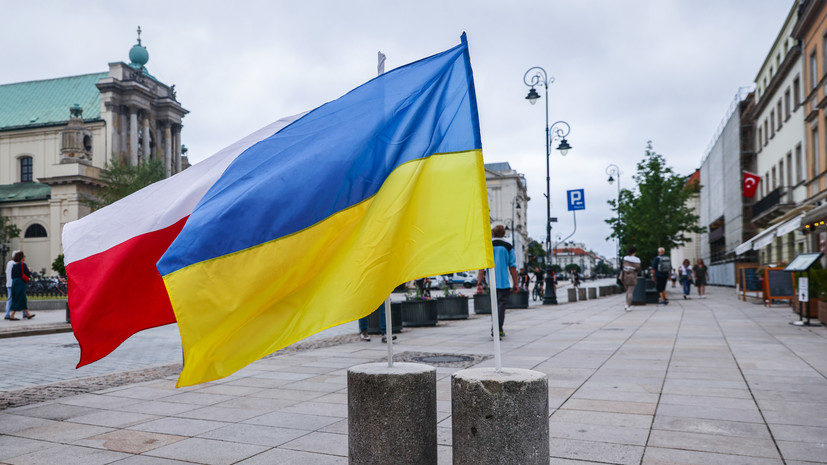 Служба внешней разведки России: Польша продолжает «осваивать» Украину