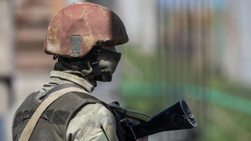 Росгвардия обнаружила наркотики в брошенном схроне украинских войск в ЛНР