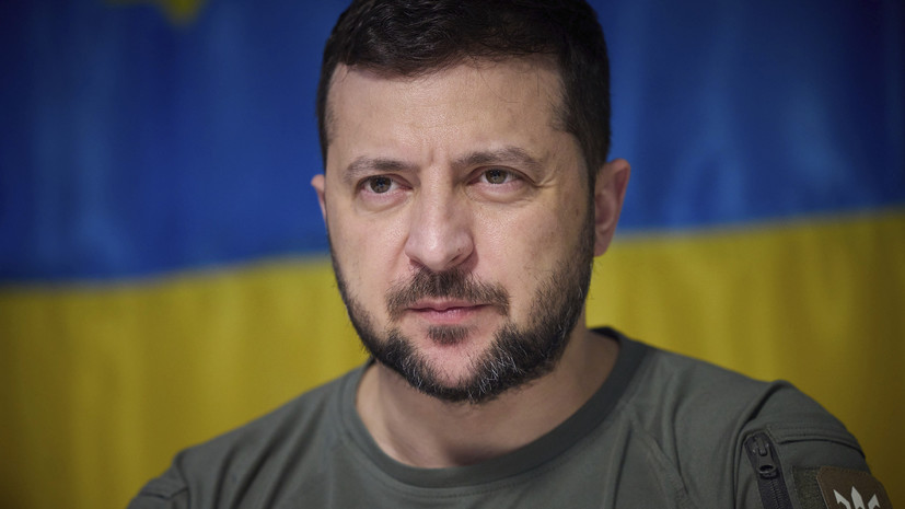 Зеленский внёс законопроект о продлении военного положения и мобилизации на Украине