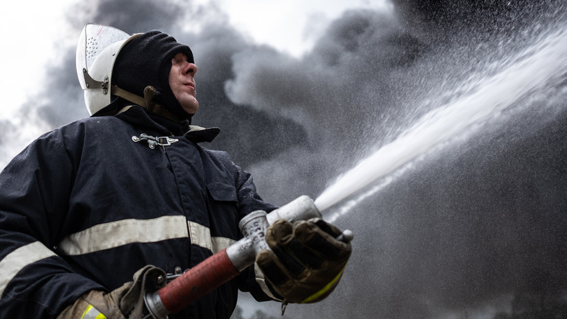 В МЧС сообщили об эвакуации 65 человек из станицы в Ростовской области из-за пожара