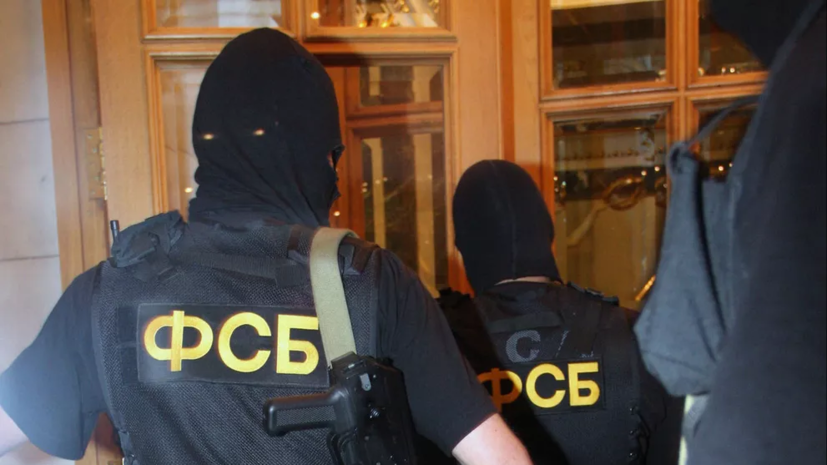 Следователи проводят обыски в квартире, где проживала подозреваемая украинка Вовк