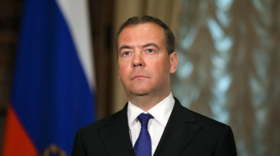 Медведев ответил на предложение Зеленского конфисковать российское имущество