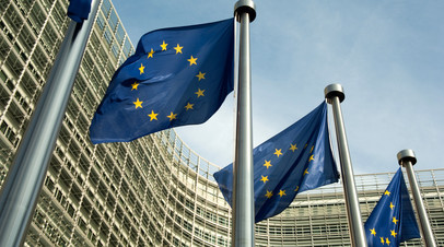 Спикер парламента Венгрии назвал политику антироссийских санкций ЕС насквозь ошибочной