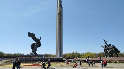 Власти Латвии запретили акцию против сноса памятника советским воинам в Риге