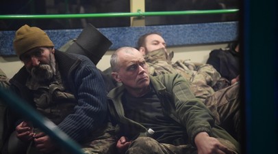 Сдавшиеся в плен украинские военнослужащие и националисты