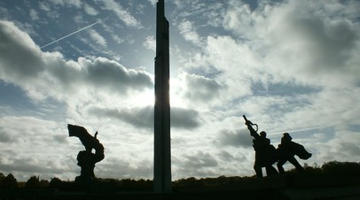 В Риге снесли последний элемент мемориала, посвящённого освободителям Латвии