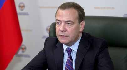 Медведев заявил, что ему плевать на персональные санкции Запада
