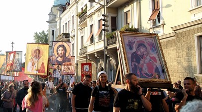 Сербский политолог Гайич высказался о крестном ходе в Белграде и конце гегемонии Запада