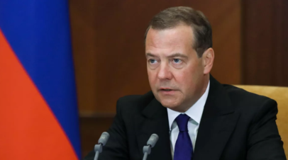 Медведев назвал кудахтаньем рассуждения чиновников ЕС о визах для россиян