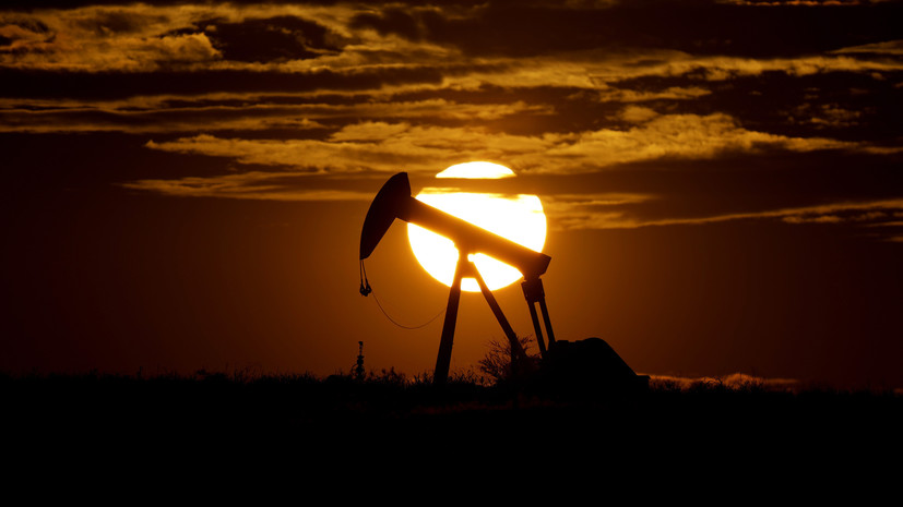 Цена на нефть падает почти на 3% на фоне ожиданий о сокращении спроса