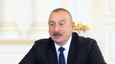 Алиев провёл совещание с командованием ВС Азербайджана по ситуации на границе с Арменией