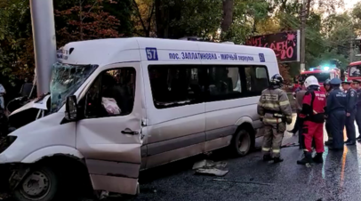 В Саратове 15 человек пострадали в результате ДТП с маршруткой