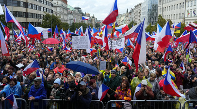 В городах Чехии проходят антиправительственные митинги