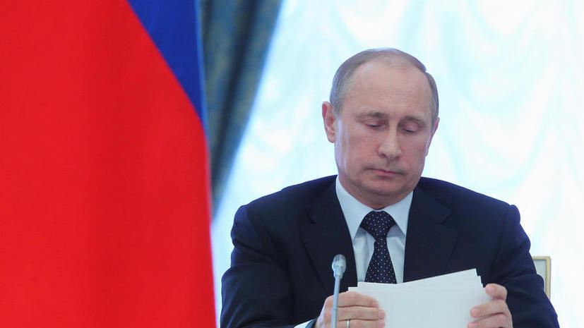 Российские министры теперь не смогут владеть банковскими счетами за границей