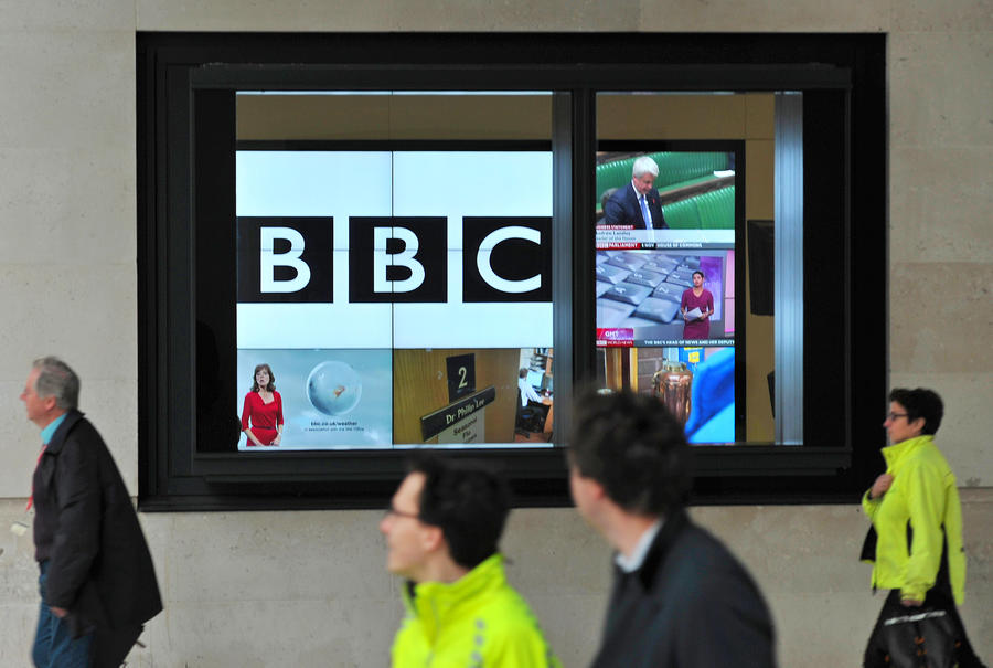 СМИ: Новых сотрудников BBC неприятно удивили вопросы о сексуальных предпочтениях и вере