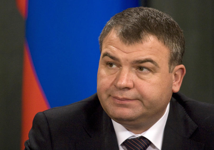 Анатолий Сердюков объяснил помощь военных своему зятю «служебной необходимостью»