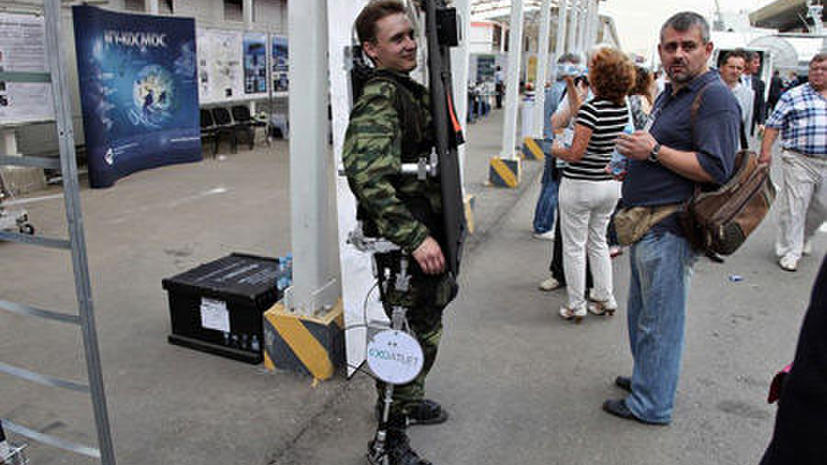 Люди с ограниченными возможностями протестируют первый российский экзоскелет