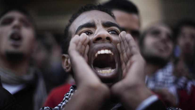 Египетские студенты вышли на демонстрацию после массового отравления в столовой университета