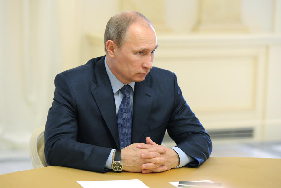 Владимир Путин распорядился воссоздать военную базу в Арктике