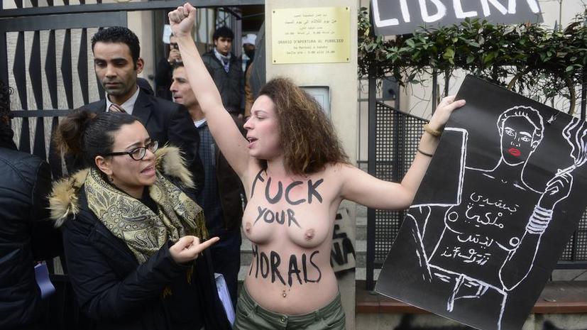 Движение Femen объявило исламистам обнаженный джихад