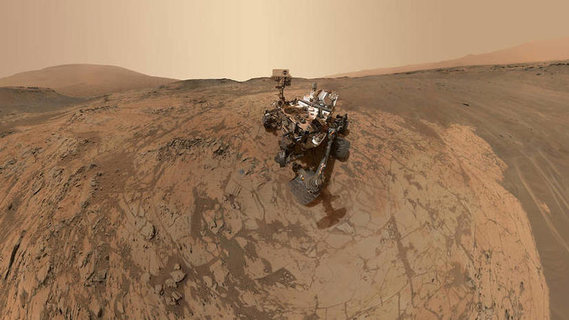 В поисках жизни: Curiosity начал делать селфи на поверхности Марса