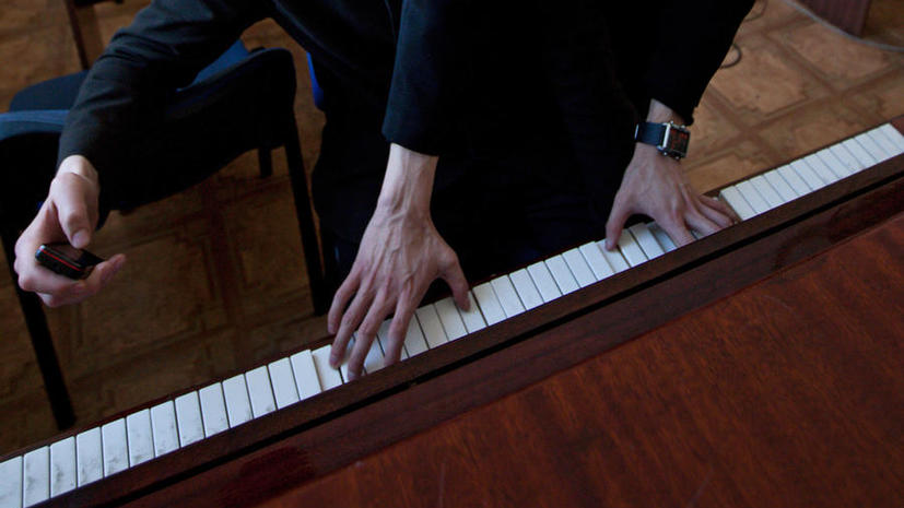 Исследование: Пианисты более старательны, но менее уверены в себе, чем гитаристы