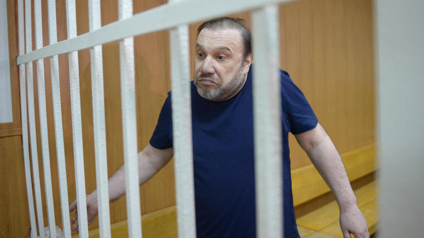 Виктора Батурина приговорили к 4,5 годам колонии за мошенничество