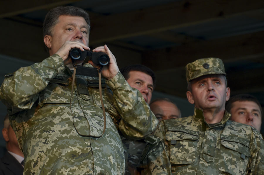 Украинский политик: Пётр Порошенко боится мира в Донбассе