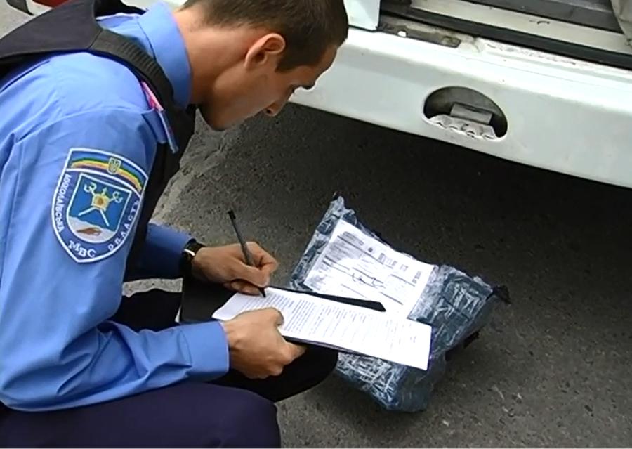 Мэру Николаева на Украине прислали посылку с головой собаки и гранатой