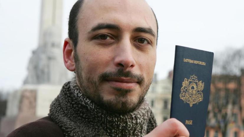 Русским в Латвии отказали в праве иметь двойное гражданство