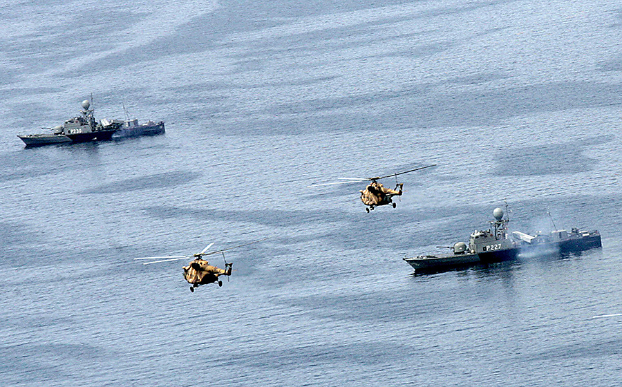 ВМС Ирана провели учения в Ормузском проливе