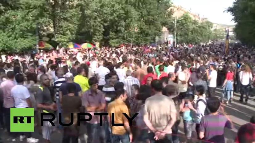 Акция в центре Еревана 27 июня 2015 года