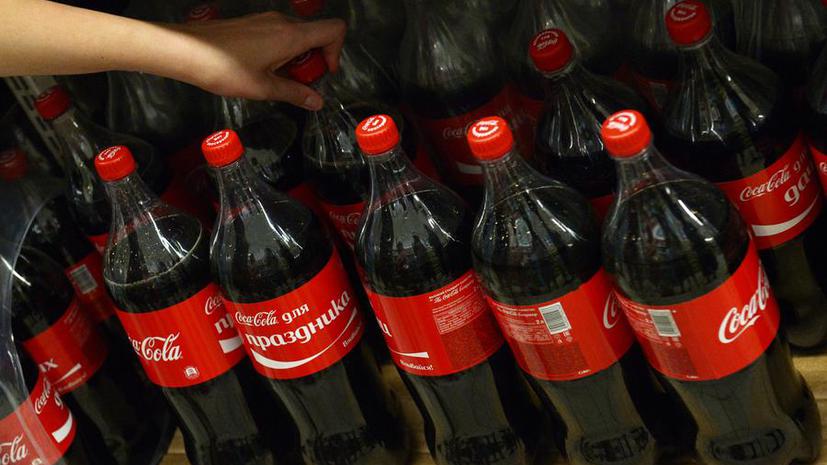 В российских школах запретят продавать сладкие газированные напитки