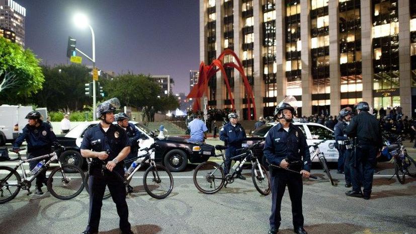 Тревога в Лос-Анджелесе: Спецслужбы ищут маньяка, который расстреливает полицейских