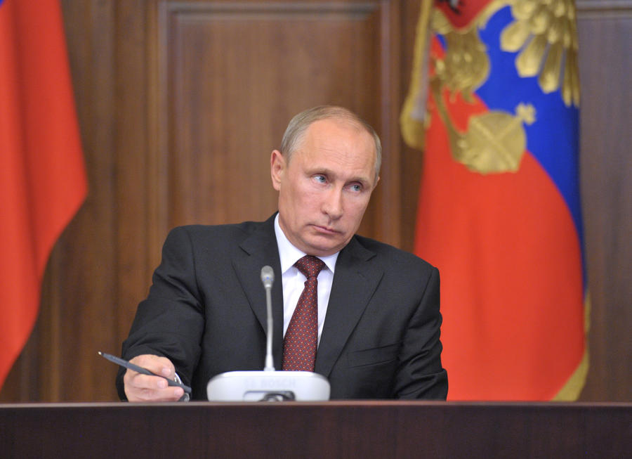 Владимир Путин поручил подготовить амнистию в честь 20-летия Конституции