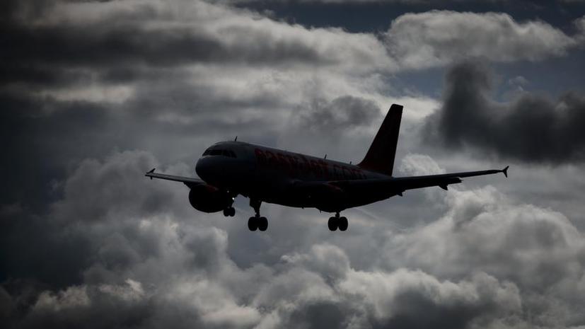 Захваченный неизвестными Boeing 767 совершил экстренную посадку в аэропорту Женевы