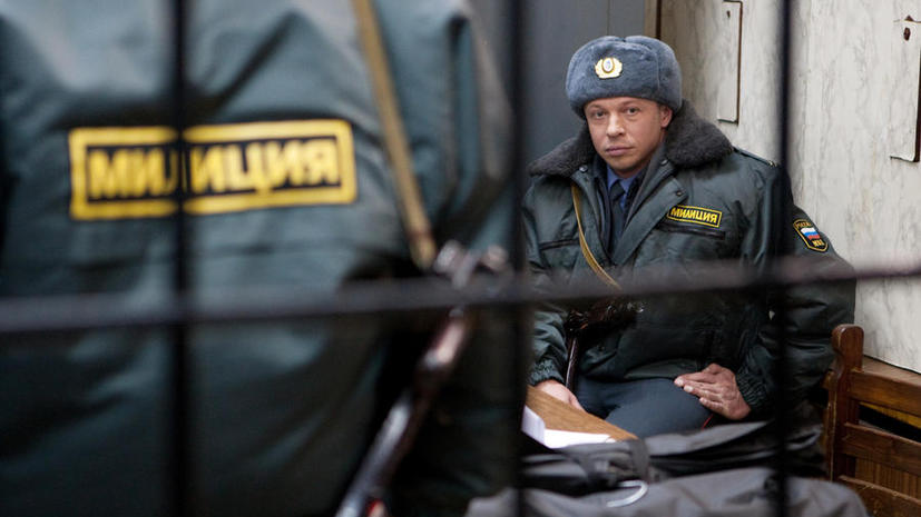 Полиция задержала 44 человека с ножами и нунчаками в московском офисе