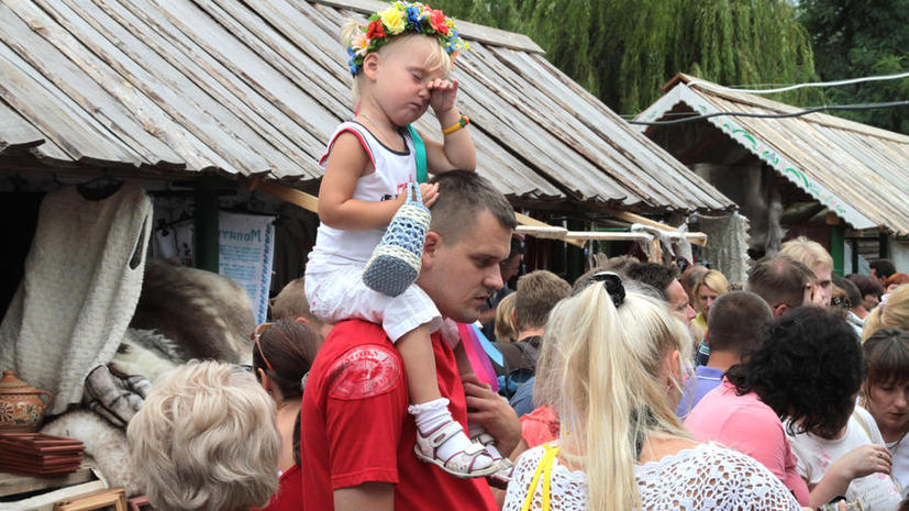 Виктор Янукович потребовал соблюдать права украинских детей, усыновлённых иностранцами