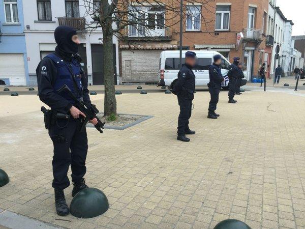 В Брюсселе полиция провела масштабную антитеррористическую спецоперацию