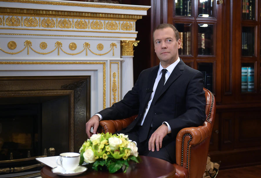 Дмитрий Медведев: РФ не будет продлевать контракт с Украиной на транзит газа на невыгодных условиях